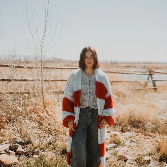 Neiman Marcus Elegant Gray and Brown cardigan - Picture 7 of 10